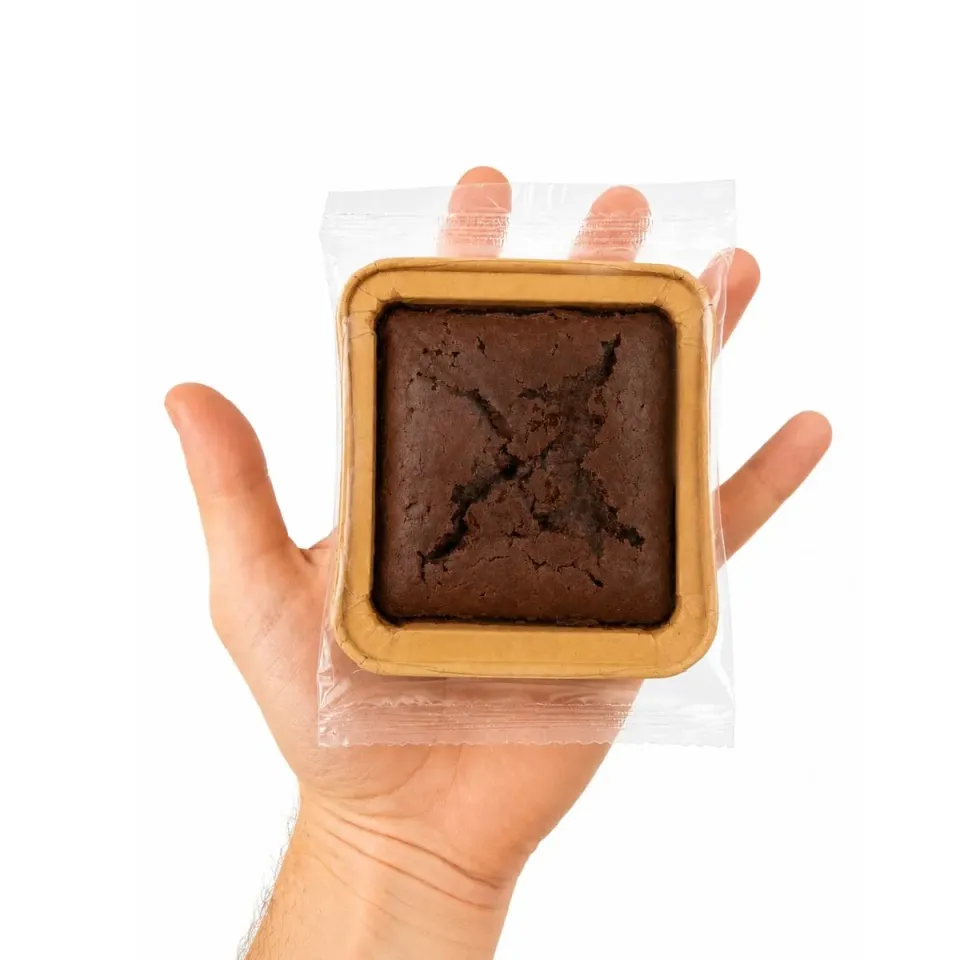 Space Brownie - 50mg – in mano